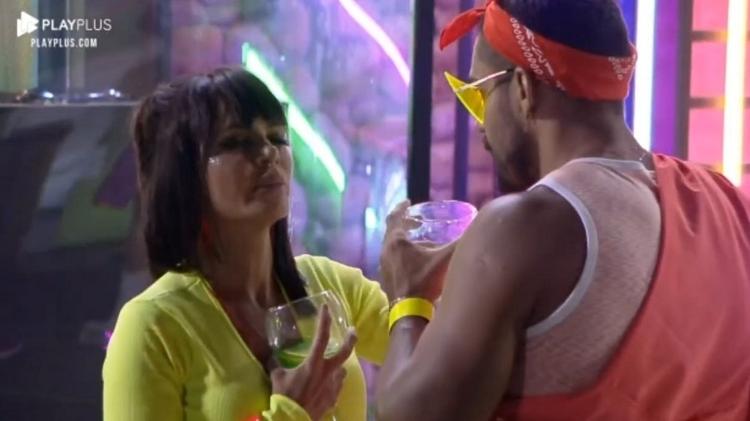 A Fazenda 2021: Valentina e Bil se acertam de vez após trocarem votos - Reprodução/Playplus - Reprodução/Playplus