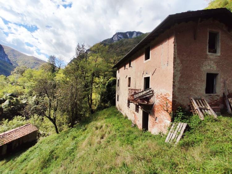 A casa que a família de Soraia Carelli comprou: com 220 m², galpão de 70 m², bosque e até um riacho - Arquivo pessoal - Arquivo pessoal