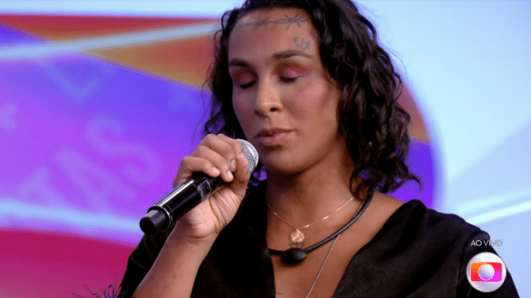 Lina conversa com Tadeu após ser eliminada - Reprodução/Globoplay - Reprodução/Globoplay