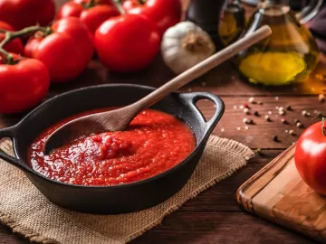 Tomate pelado, extrato, passata ou molho: você sabe quais as diferenças? 