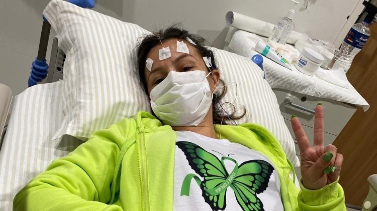 Beatriz durante exames e testes na sua caminhada pelo tratamento da Lyme Beatriz durante exames e testes na sua caminhada pelo tratamento da Lyme