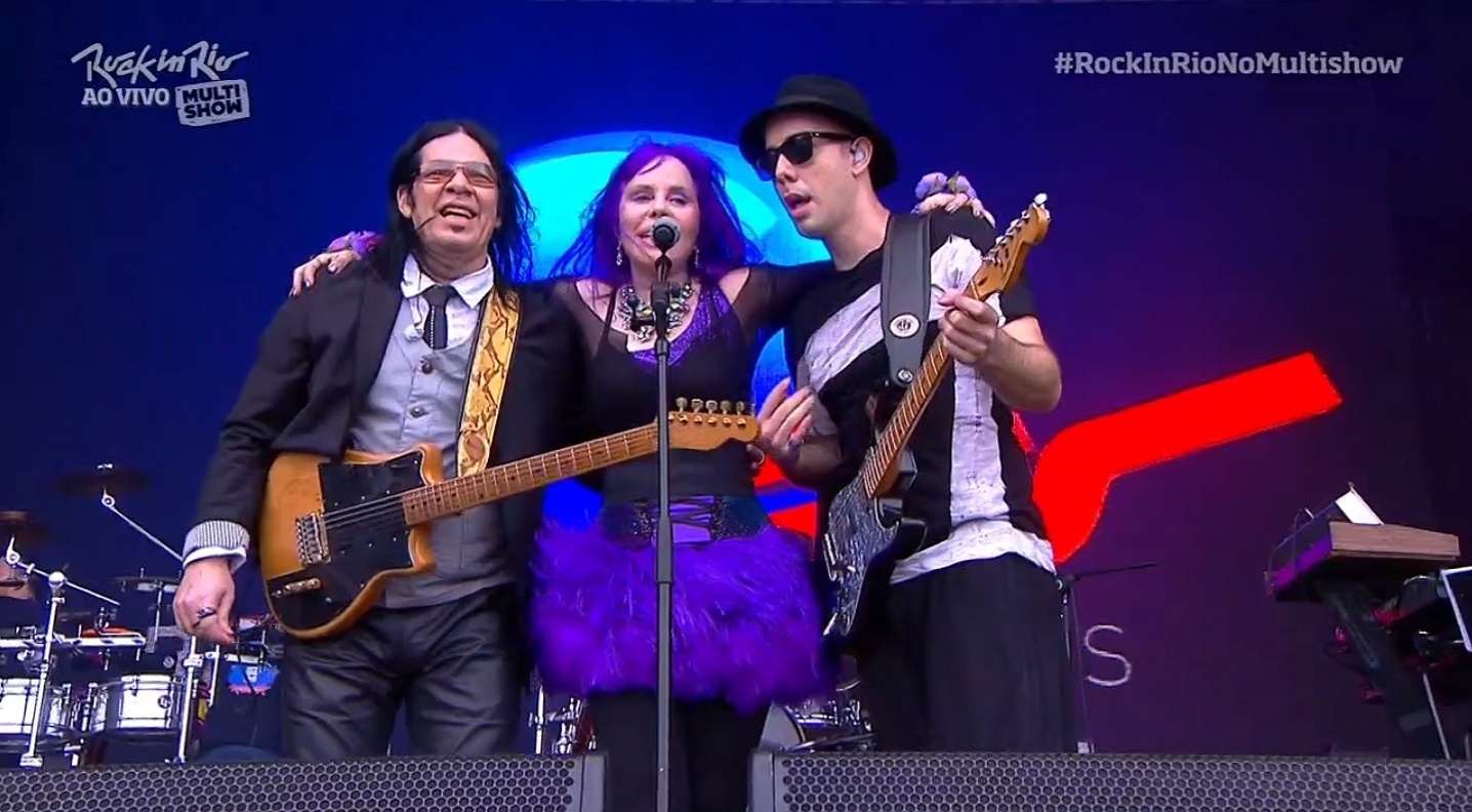 20.set.2015 - Baby do Brasil chamou Pepeu Gomes e seu filho, Pedro Baby, para tocarem juntos no palco Sunset, durante o terceiro dia do festival Rock in Rio 2015. - Reprodução/Multishow