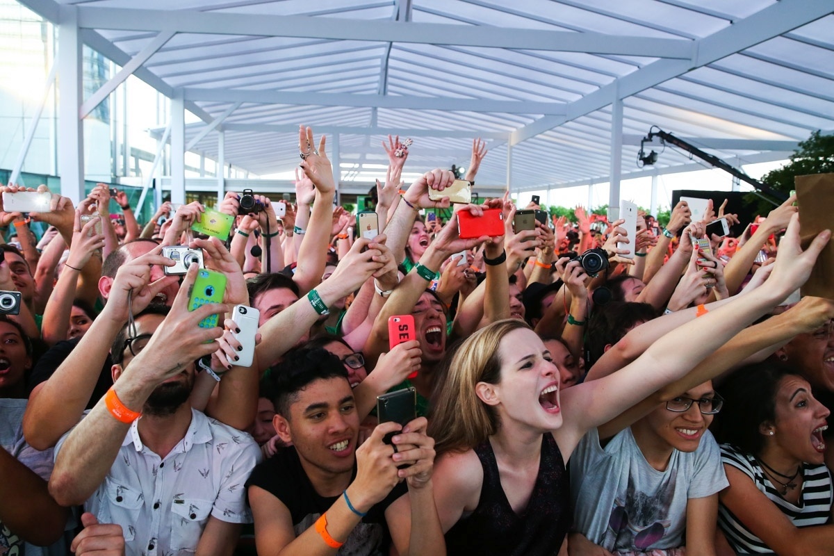 20.out.2015 - Público vibra com show da cantora americana Demi Lovato, em São Paulo - Manuela Scarpa/Photo Rio News