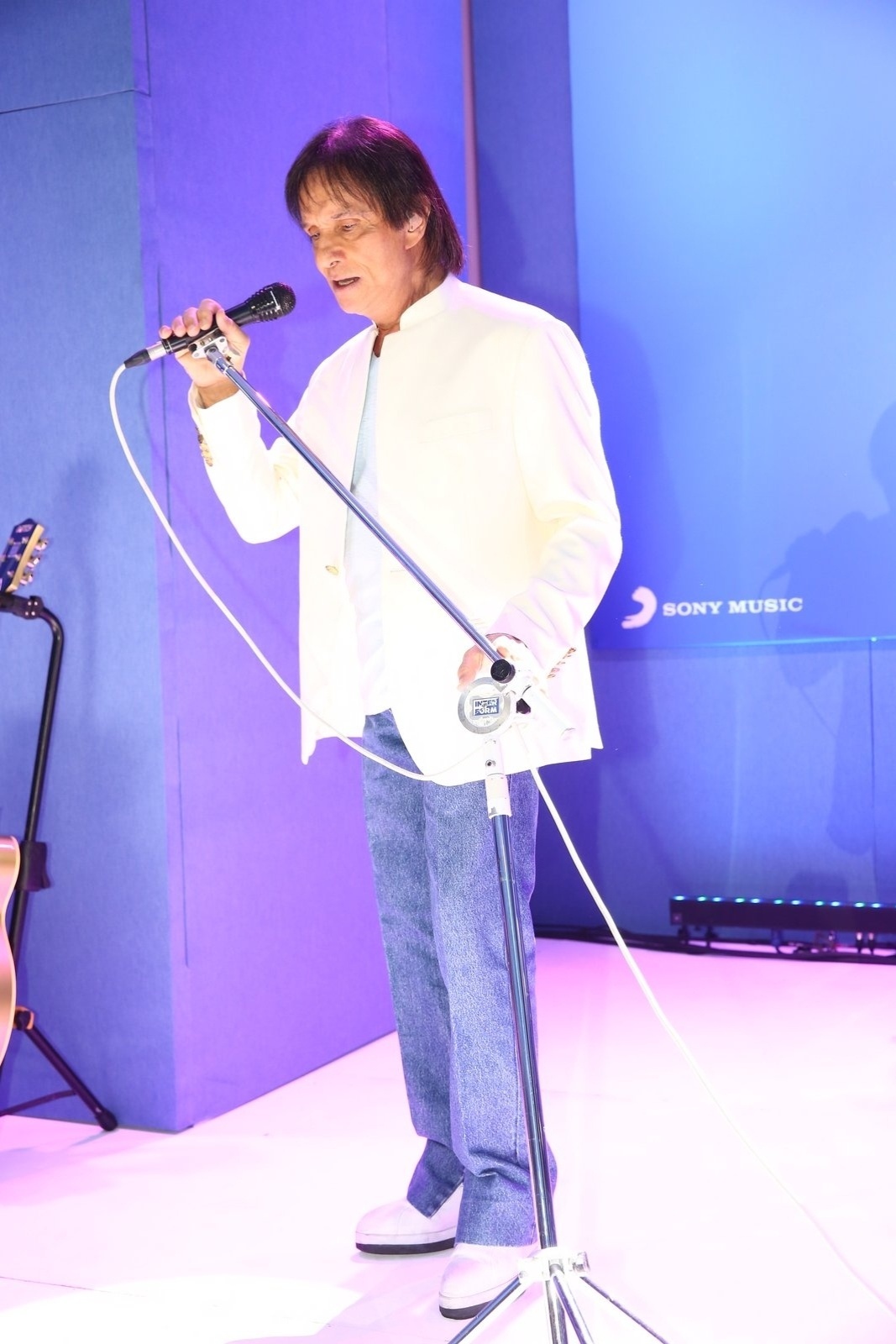 27.out.2015 - Roberto Carlos durante lançamento do CD e DVD "Primeira Fila" - AgNews