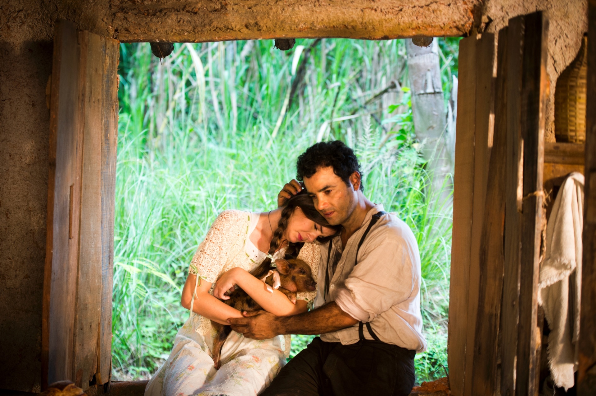 Lili exercitando sua dramaticidade em cena com os colegas Camila Queiroz e Anderson Di Rizzi - João Miguel Júnior/TV Globo