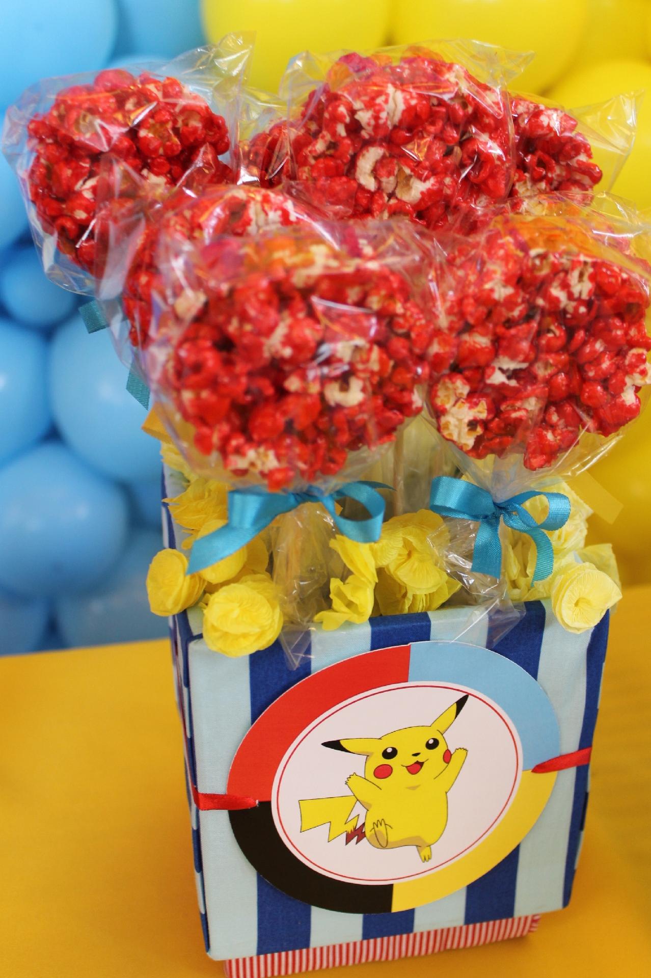 festa pokemon-pirulitos de pipoca - Adriana Porto/Divulgação