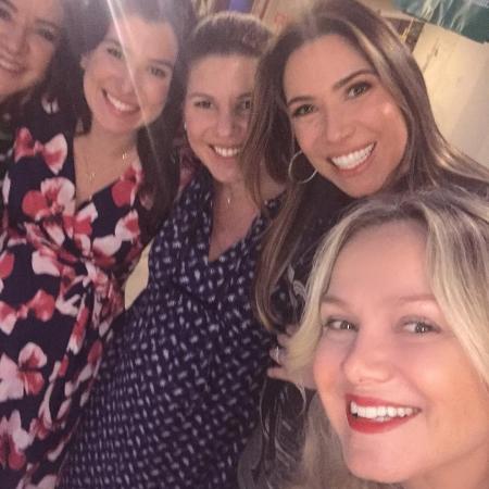 Eliana comemora volta ao trabalho em foto com filhas de Silvio Santos - Reprodução/Instagram/eliana