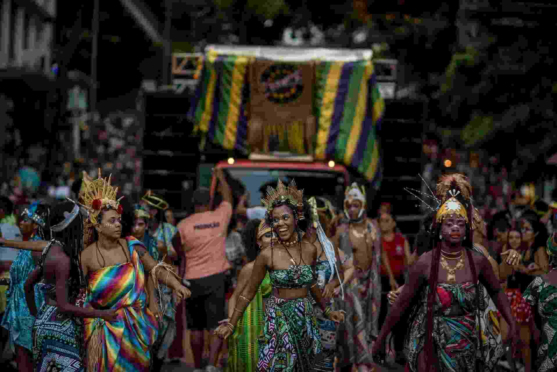 Fotos Bloco Angola Janga Arrasta 150 Mil Em Bh 12022018 Uol Carnauol 6230