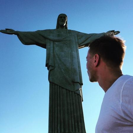 Tom Wlaschiha posa com o Cristo Redentor no Rio de Janeiro - Reprodução/Instagram/tomwlaschiha - Reprodução/Instagram/tomwlaschiha