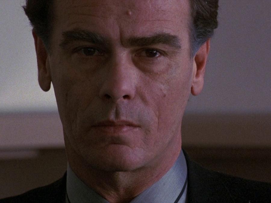 Dean Stockwell em "Viver e Morrer em Los Angeles" (1985) - Divulgação