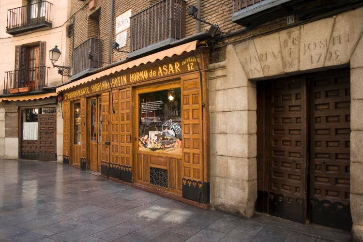 Localizado em Madri, o restaurante Botín foi fundado em 1725 e é o mais antigo do mundo em funcionamento