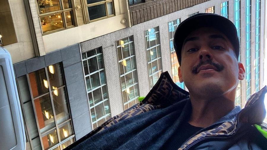 André Marques adotou um bigodinho malandro - Reprodução/ Instagram