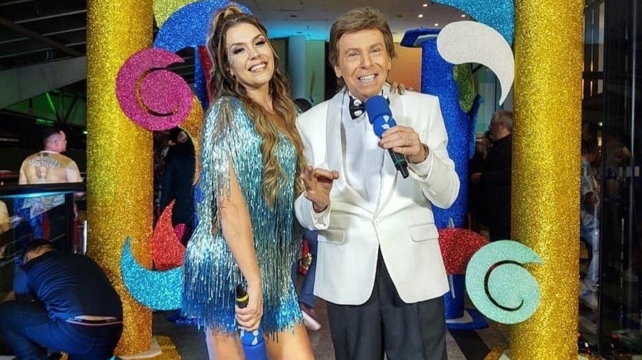 Simony e Nelson Rubens no programa "Bastidores do Carnaval", da RedeTV! - Reprodução/RedeTV!