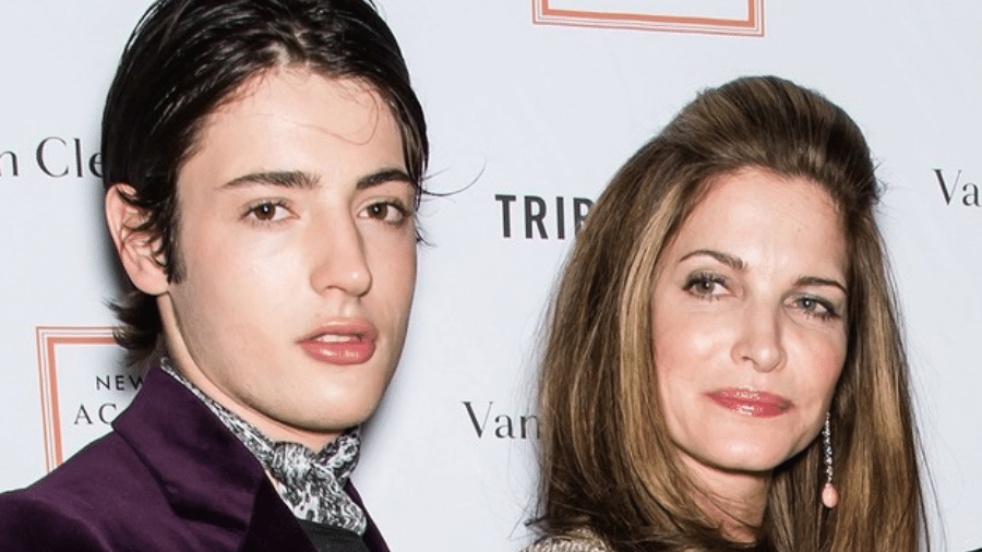 Harry Brant e sua mãe, Stephanie Seymour, em 2015 - Getty Images