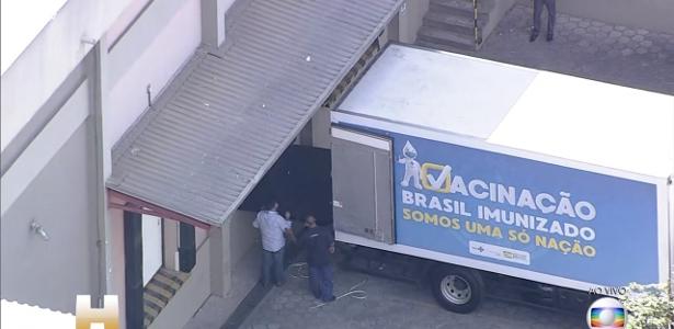 Imunização contra a covid | Fiocruz libera para distribuição 2 milhões de doses da vacina de Oxford