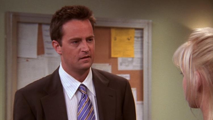 Matthew Perry ficou eternizado pelo personagem Chandler do seriado norte-americano Friends, no ar entre 1994 e 2004