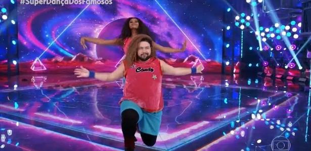 Super Dança dos Famosos: Abravanel comove júri com show: 'Sou bicha' - Vimarsana News