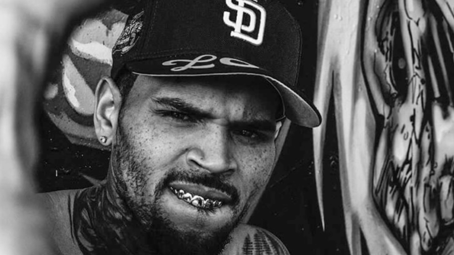 Chris Brown exibindo seu novo sorriso - Reprodução / Instagram / Damon Baker