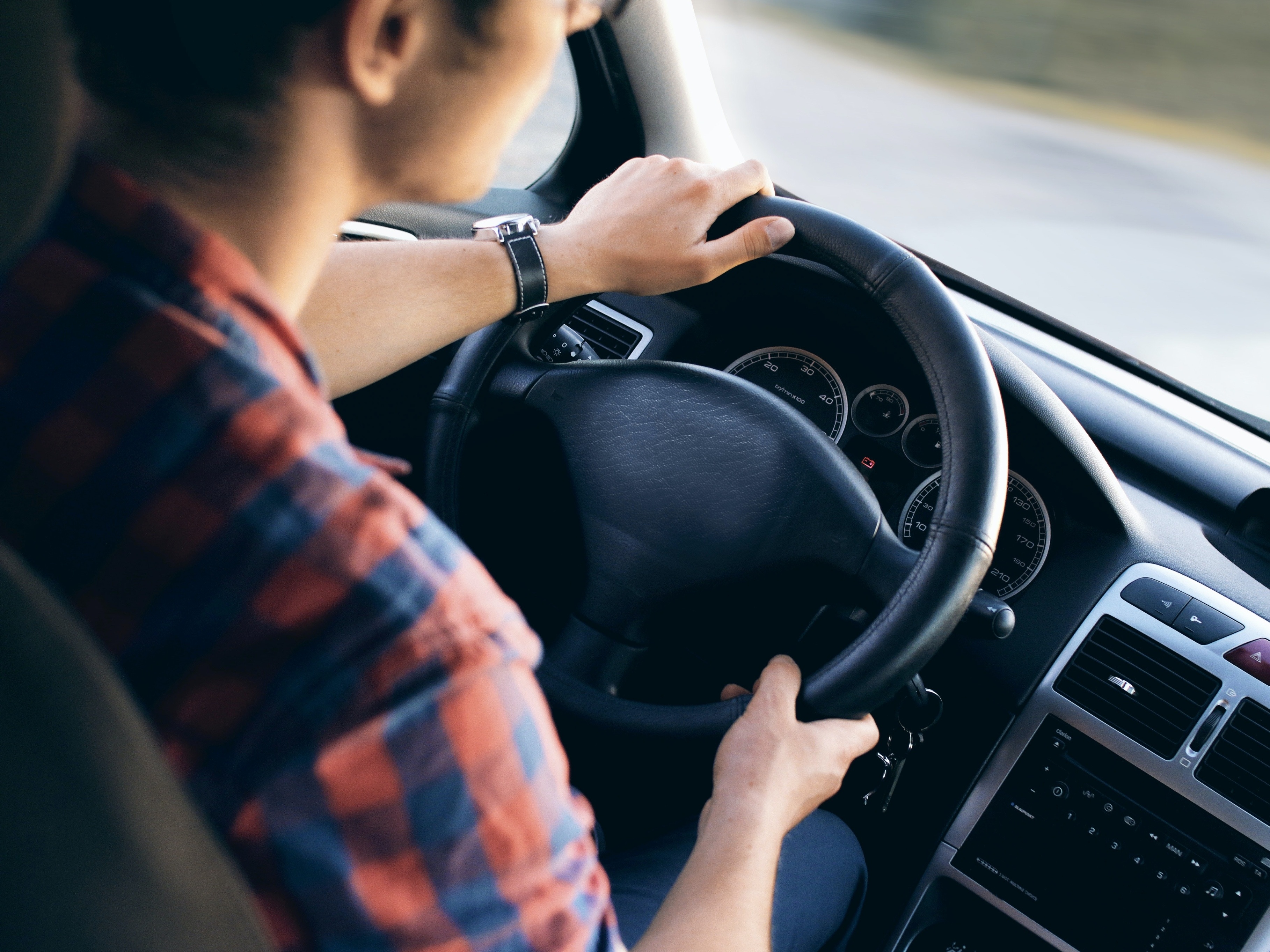 De onde vem o cheirinho de carro novo?