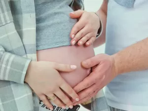 Com jeito, dá tudo certo: quais as melhores posições sexuais para grávidas?