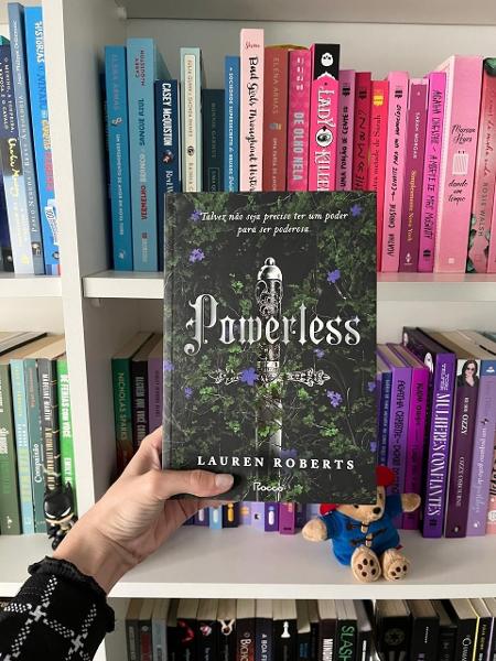 'Powerless', de  Lauren Roberts 