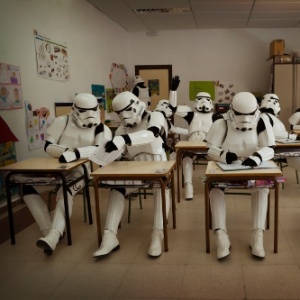 Fotógrafo espanhol Jorge Pérez Higuera cria série "The Other Side", que flagra o cotidiano imaginário dos stormtroopers - Jorge Pérez Higuera/www.perezhiguera.com