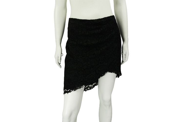 Saia de renda, da Talie Nk à venda na Etiqueta Única. Preço: R$ 249. Informações: www.etiquetaunica.com.br | Preço e disponibilidade pesquisados em outubro de 2015 e sujeitos a alterações - Divulgação