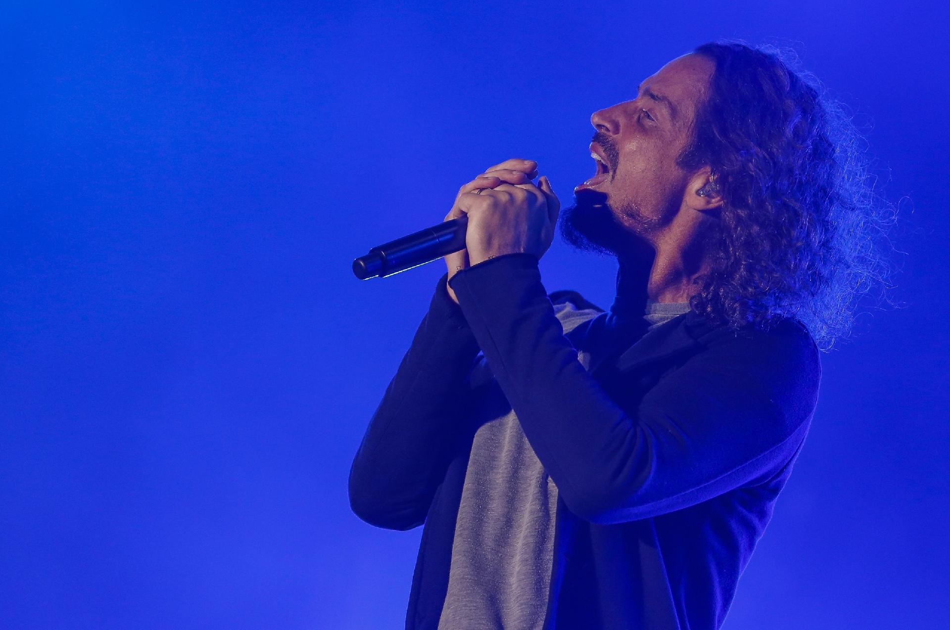 O cantor Chris Cornell em show com o Soundgarden no dia 29 de abril de 2017 no parque metropolitano em Jacksonville, na Flórida - Xinhua/David Rosenblum/ZUMAPRESS