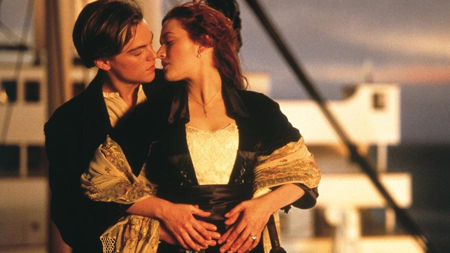 Kate Winslet e Leonardo DiCaprio em cena de "Titanic" (1997) - Divulgação