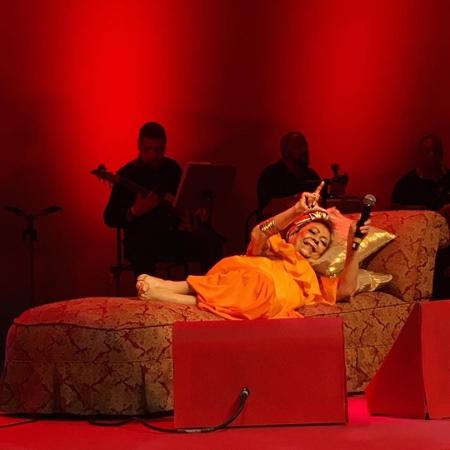 Beth Carvalho canta deitada no Rio - Reprodução/Instagram