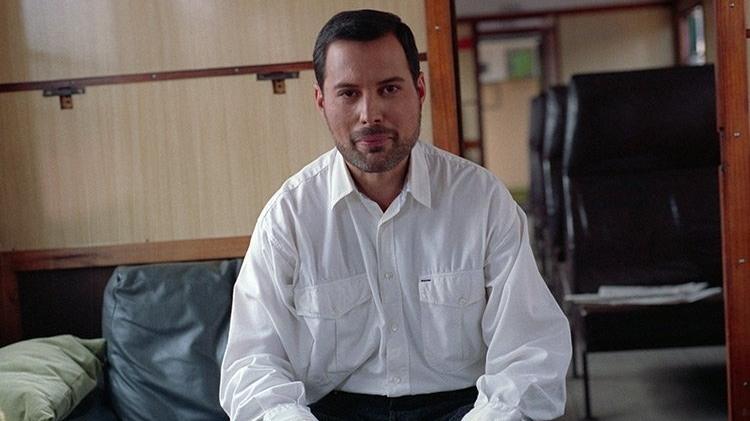 Freddie Mercury durante filmagens do clipe de "Breakthru" - Richard Young - Richard Young