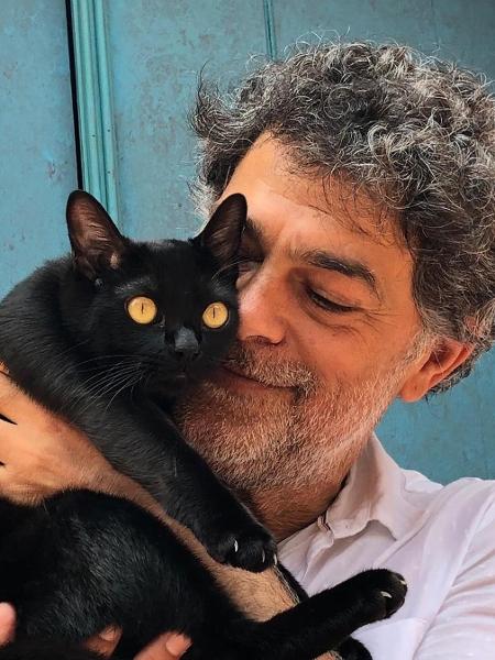 Eduardo Moskovis e o gato Leon - Reprodução/Instagram