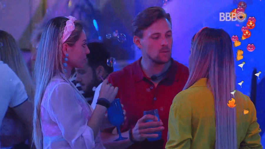 Diego conversa com sisters durante festa - Reprodução/GloboPlay