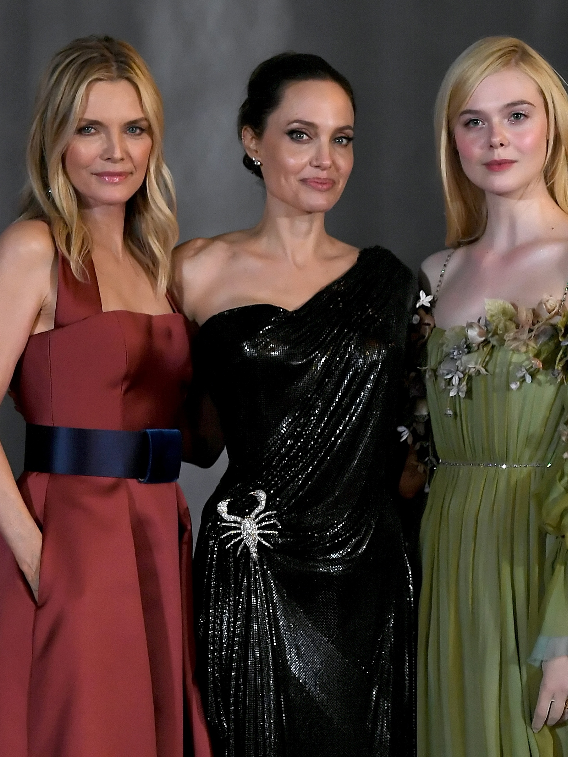 Angelina Jolie confessa crush de adolescência em Michelle Pfeiffer: 