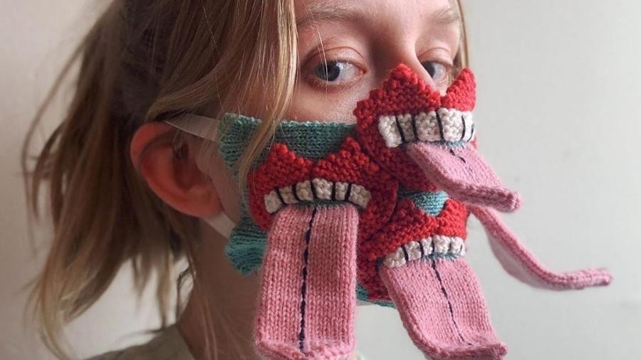 Islandesa produz máscaras cheias de línguas e bocas - Instagram/@yrurari