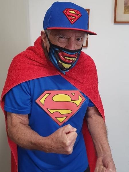 Ary Fontoura vestido de Super-Homem - Reprodução/Instagram