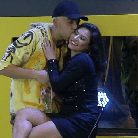 A Fazenda 2020: Raissa Barbosa e Lucas Maciel não tiveram beijo mostrado no ao vivo - Reprodução/Playplus