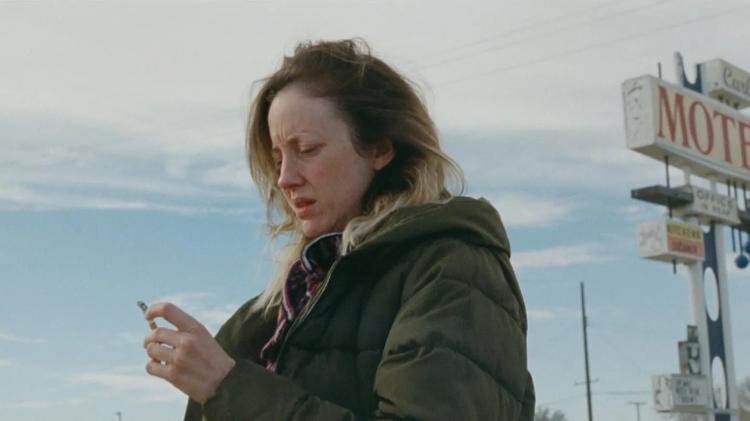 Andrea Riseborough em 'To Leslie', filme que lhe rendeu uma indicação a melhor atriz no Oscar 2023 - Reprodução - Reprodução