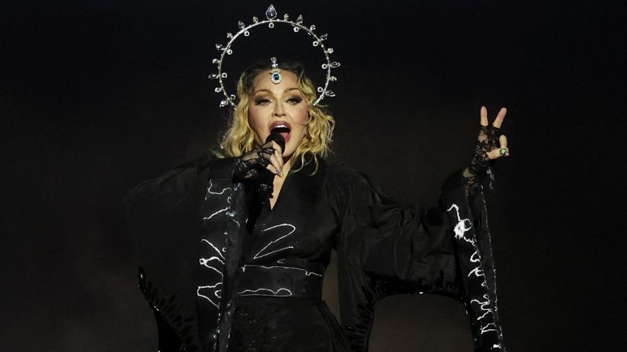 Madonna na música de abertura do show em Copacabana - Pilar Olivares/Reuters