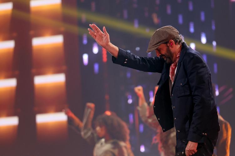 Juan Luis Guerra se apresenta na 25ª edição do Grammy Latino