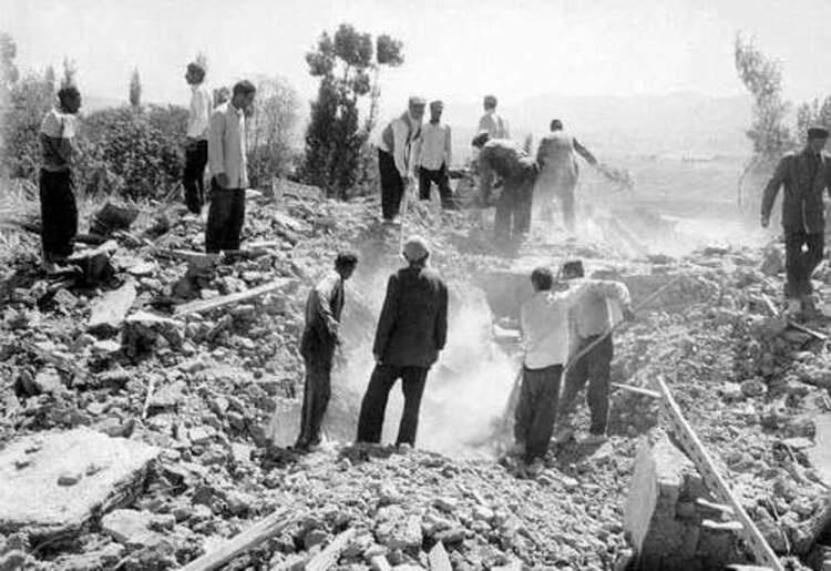 Terremoto em Buin Zahra, no Irã Terremoto em Buin Zahra, no Irã