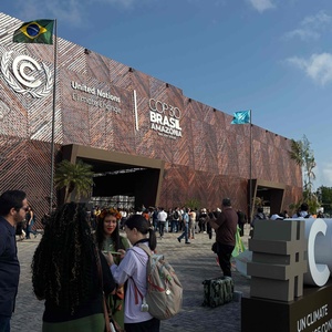 COP30 começa com cutucada de Lula em Trump e show de Fafá