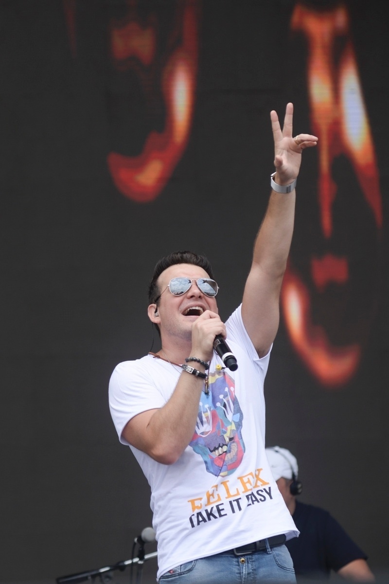 28.nov.2015 - A dupla Marcos & Belutti abrem o Palco Pop na tarde de sábado no Brahma Valley - Leo Marinho/Divulgação