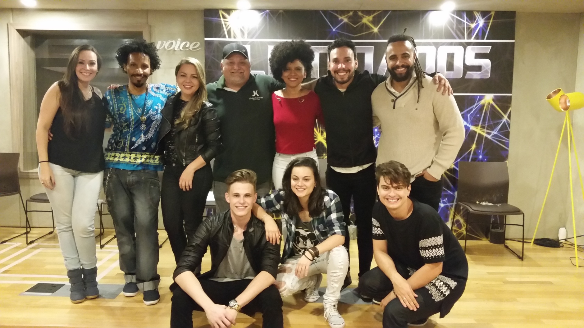 1.jul.2016 - Cantores do Iluminados ensaiam antes da terceira semana do quadro no "Domingão do Faustão" - Divulgação/TV Globo