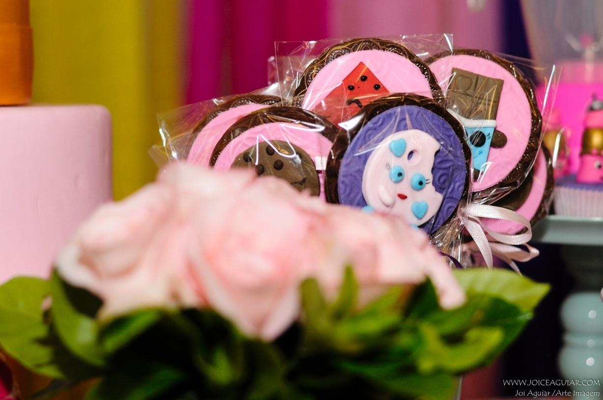 festa Shopkins-pirulitos de chocolate - Joi Aguiar Arte Imagem/Divulgação