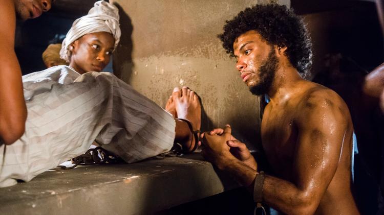 Libério (Felipe Silcler) e Luana (Jeniffer Dias) em "Novo Mundo" - João Miguel Júnior/TV Globo - João Miguel Júnior/TV Globo