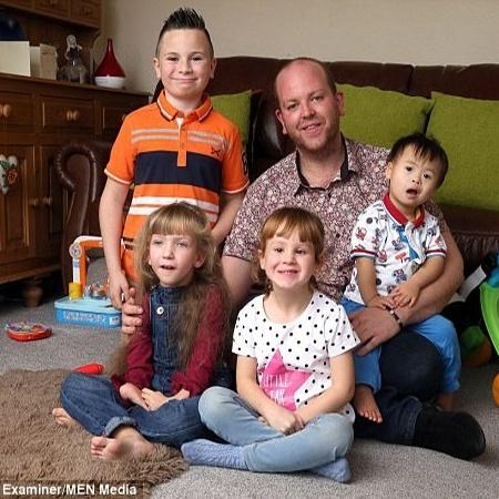 Ben e os filhos Jack, 10 anos, Ruby, 7, Lily, 5, e Joseph, 2  - Reprodução/Daily Mail