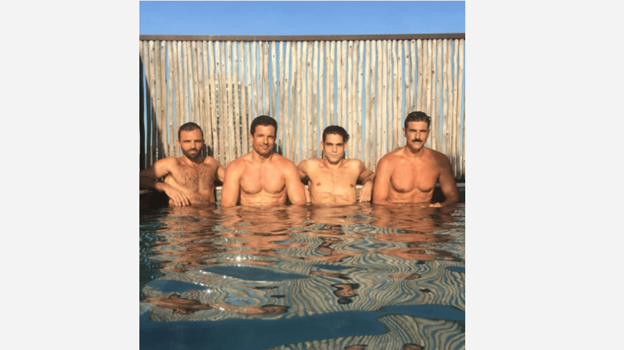 Reynaldo Gianecchini curte piscina com amigos - Reprodução/Instagram