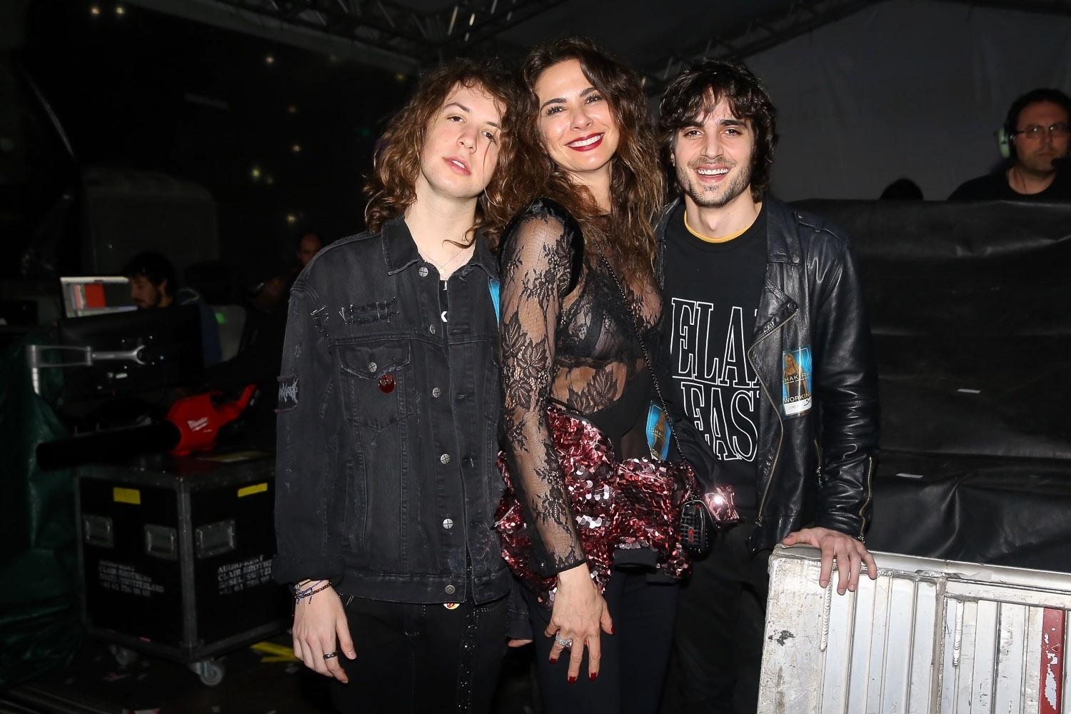 Luciana Gimenez posa com Lucas Jagger e Fiuk no show da Shakira em São Paulo - Manuela Scarpa/Brazil News