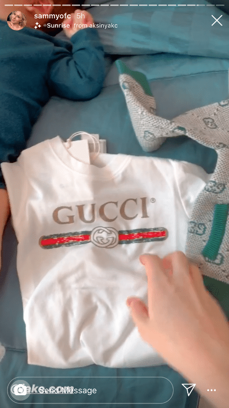 Sammy Lee mostra roupa do filho - REPRODUÇÃO/INSTAGRAM - REPRODUÇÃO/INSTAGRAM